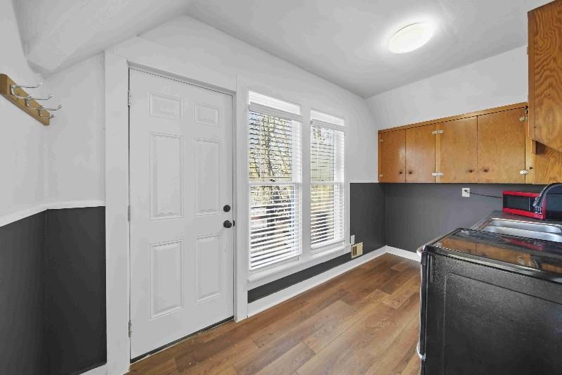 623 1/2 N Main St #2 - Photo 7 of 19