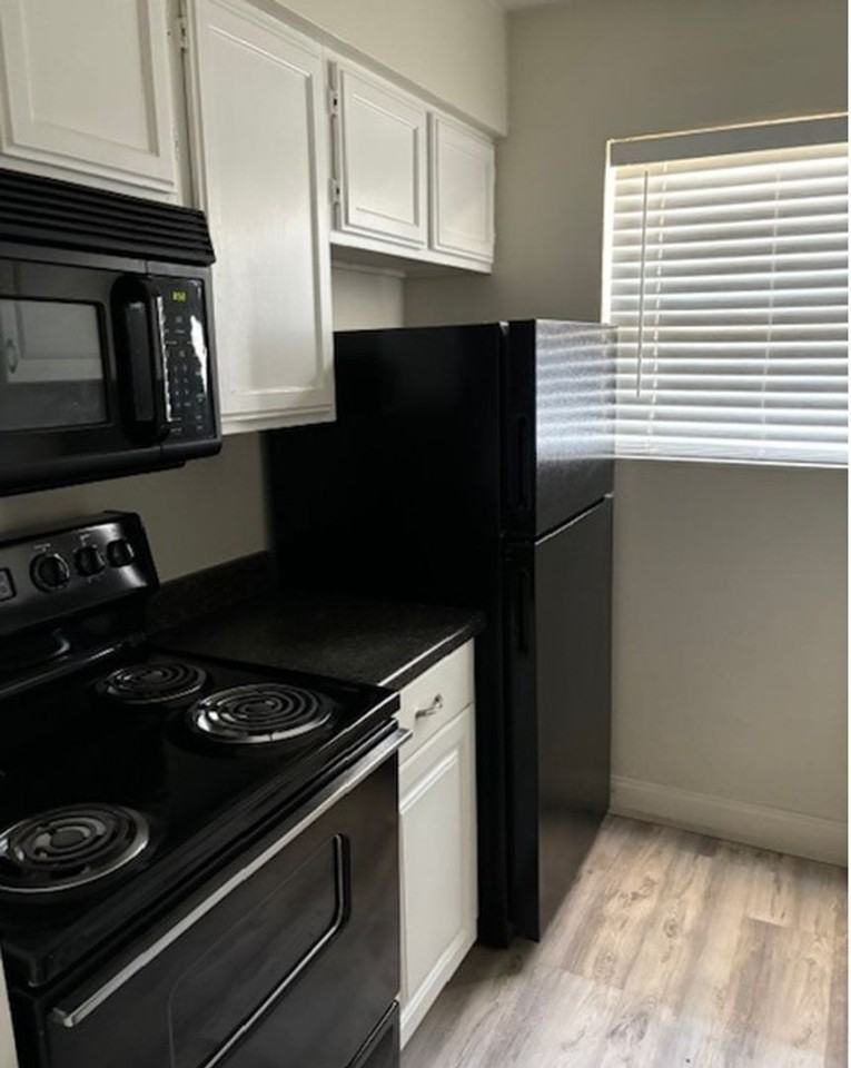 2729 Hurstview Drive - 2729 Hurstview Drive #A - Photo 7 of 21