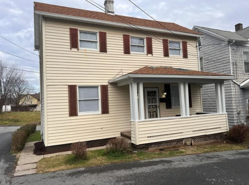 192 Beatty Ave - Photo 2 of 20