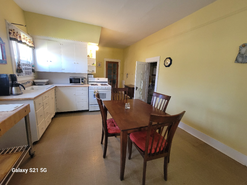 700 W 13th St #1 - Photo 2 of 6