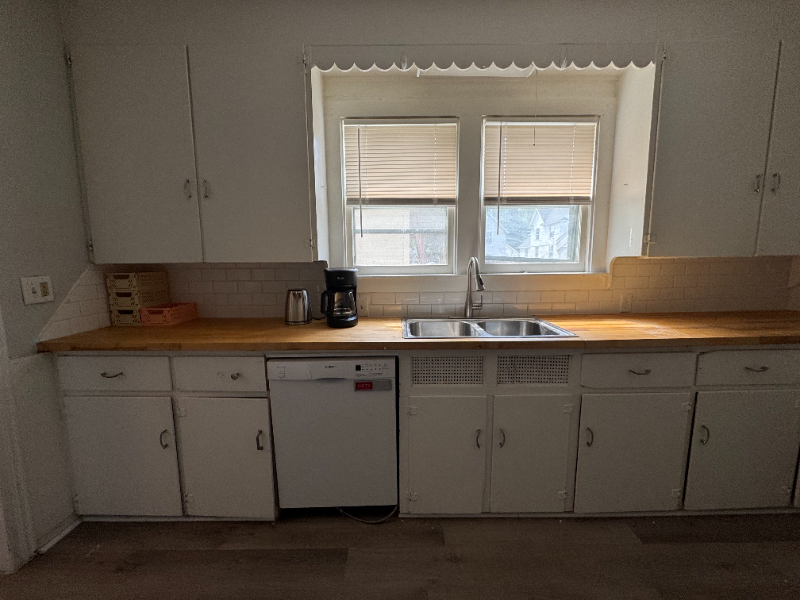 405 Carrier St Ne - Photo 3 of 11