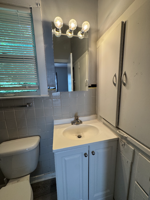 405 Carrier St Ne - Photo 5 of 11