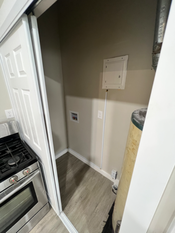 515 E N A Street #B - Photo 4 of 9