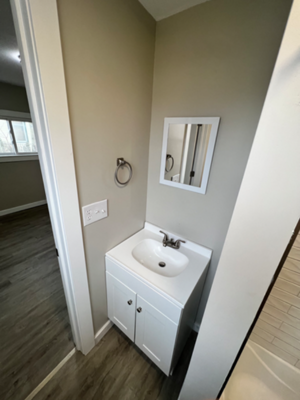 515 E N A Street #B - Photo 6 of 9