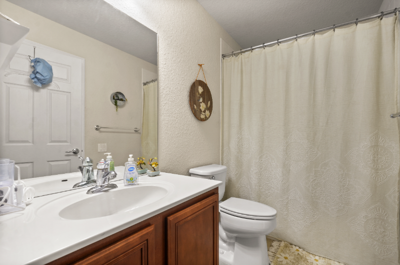 1259 Berkman Cir - Photo 2 of 6