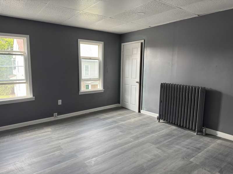 325 6th Ave - Photo 2 of 6