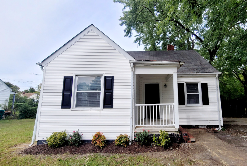 2002 Carroll St - Photo 2 of 12