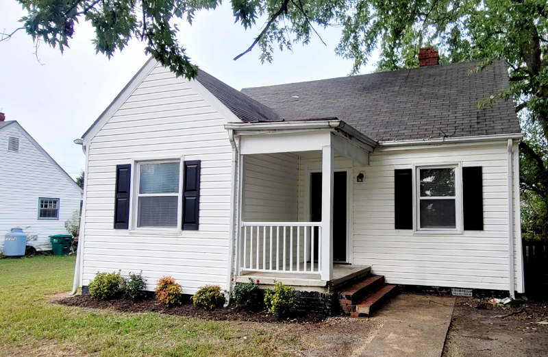 2002 Carroll St - Photo 4 of 12