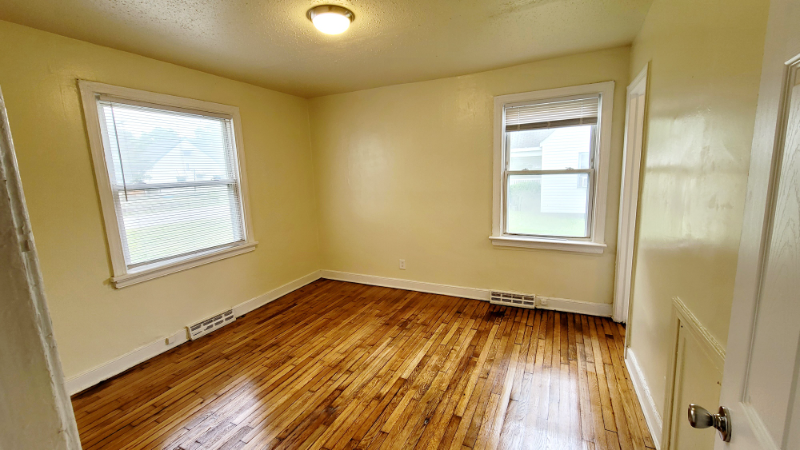 2002 Carroll St - Photo 6 of 12