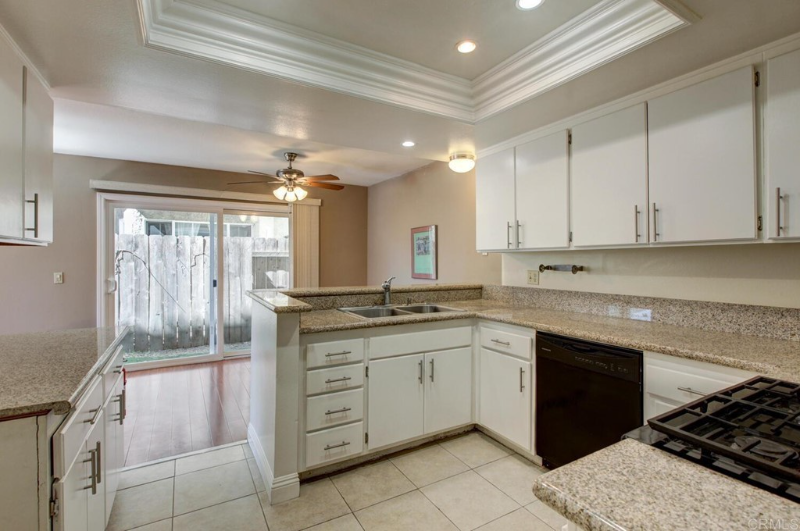 3607 W Park Balboa Ave - Photo 2 of 5