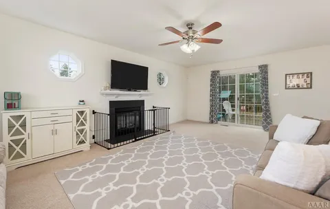 207 Enchanted Way - Photo 3 of 10