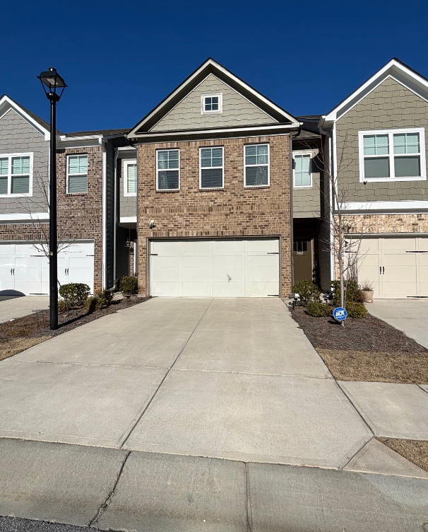 2402 Fitts Dr - Photo 4 of 20