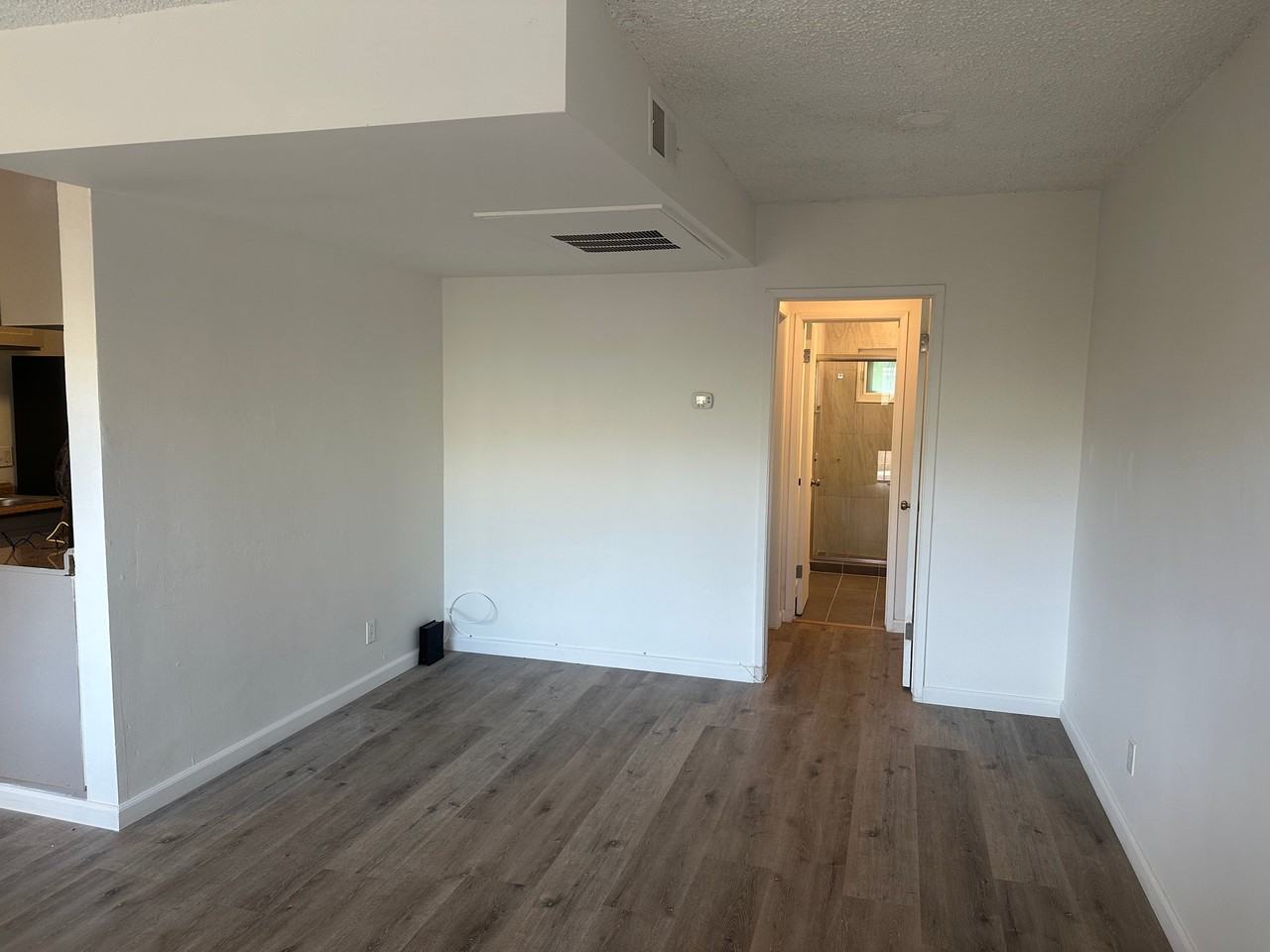 1317 W 97th St #1 - Photo 4 of 19