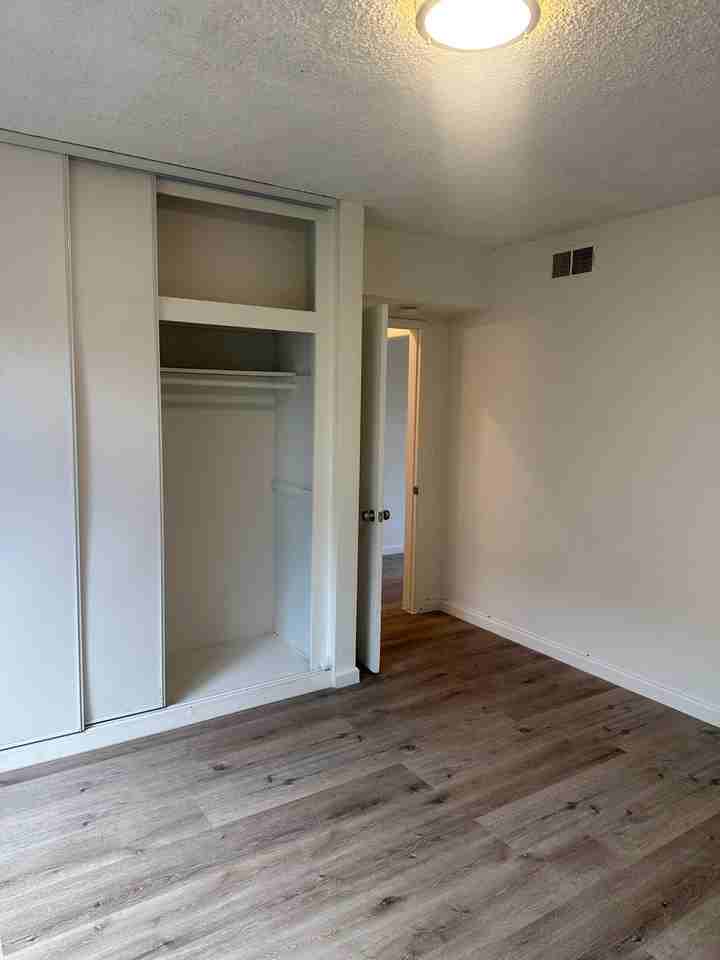 1317 W 97th St #1 - Photo 6 of 19