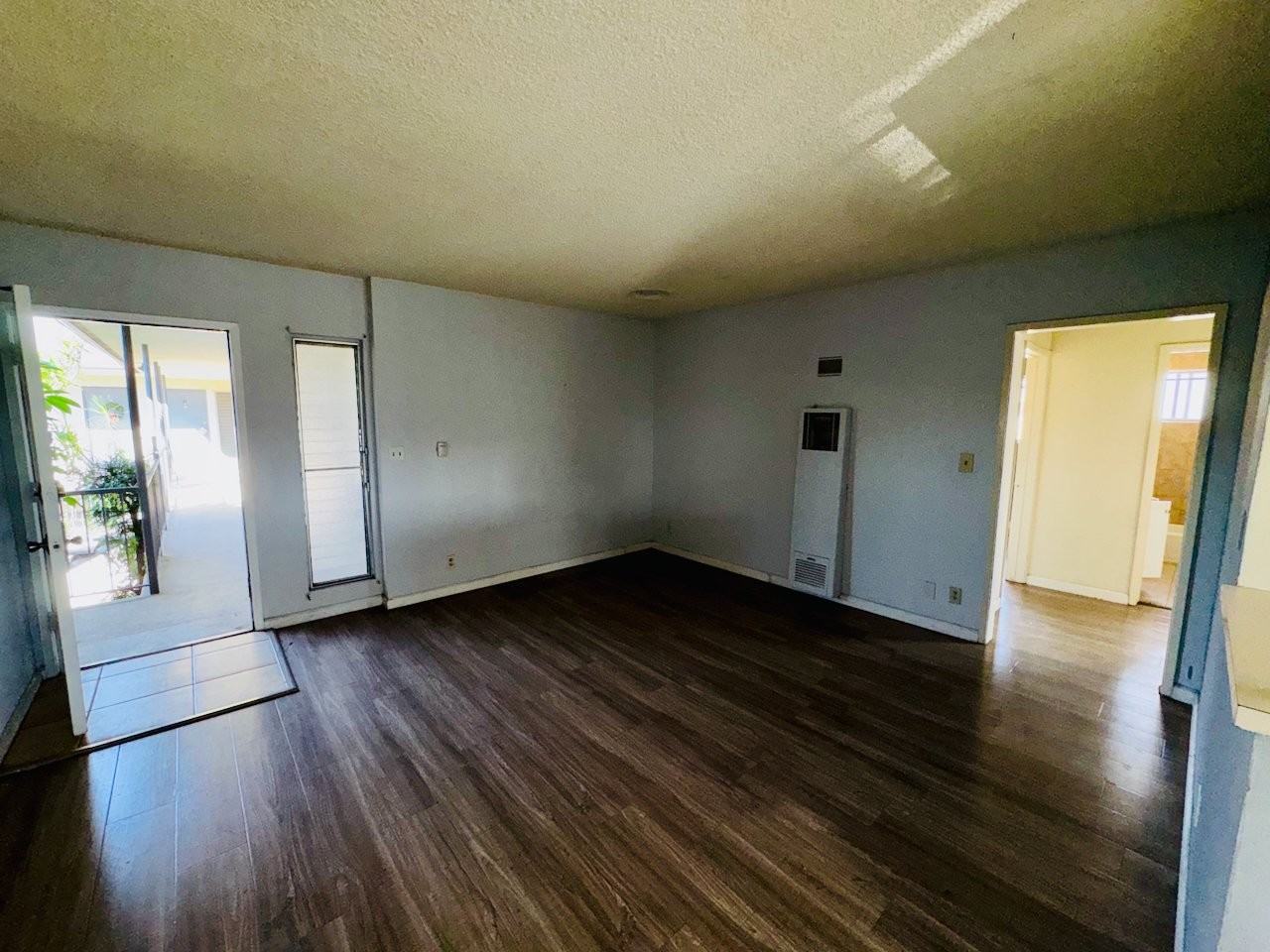 920 N 1st St #G - Photo 3 of 14