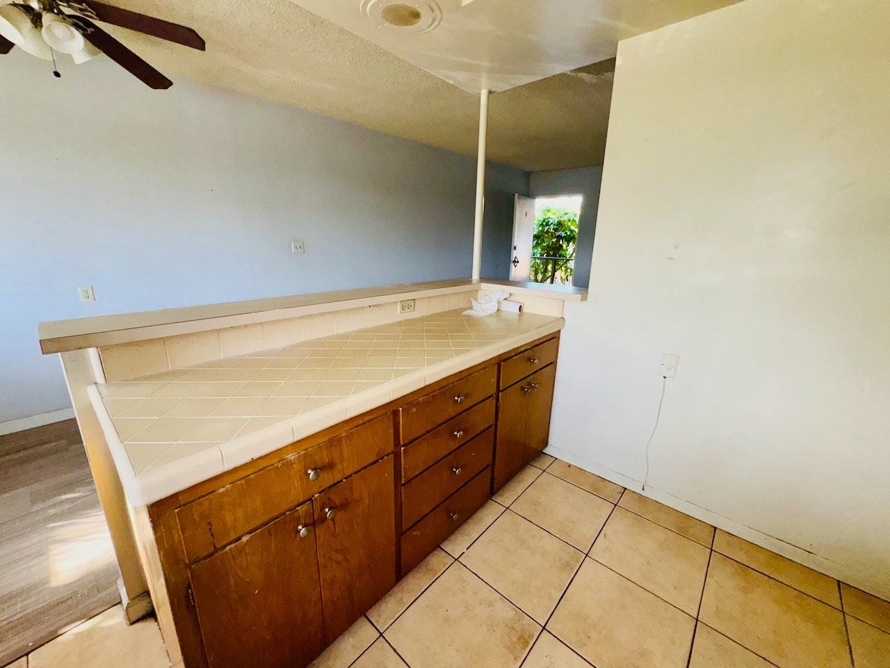 920 N 1st St #G - Photo 5 of 14