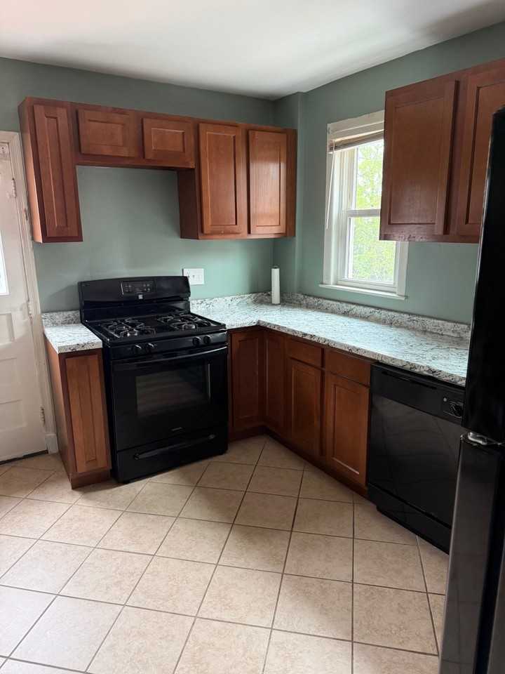 3514 Ailsa Ave - Photo 4 of 19