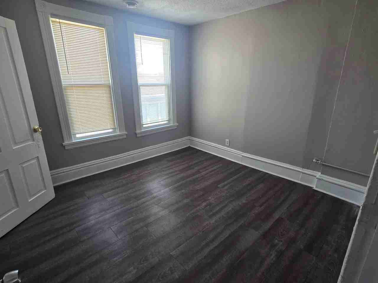 3105 Girard Ave N #2 - Photo 5 of 9