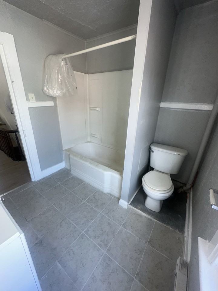 115 East Ave #2 - Photo 6 of 8