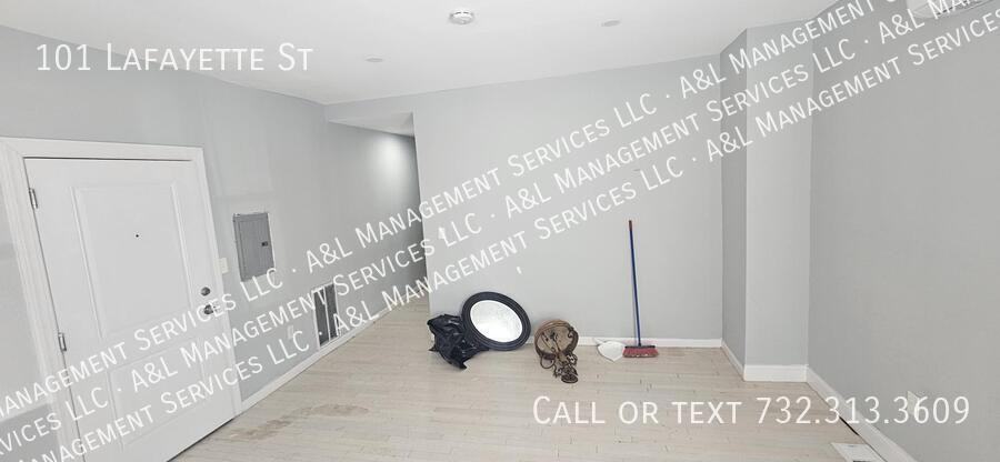 101 Lafayette St - Photo 5 of 7