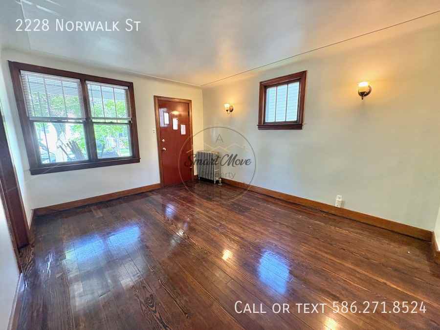 2228 Norwalk St - Photo 5 of 17