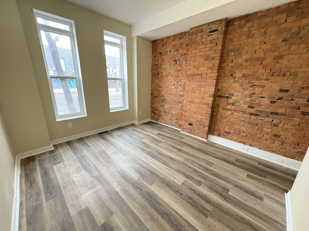 273 King William St #1 - Photo 3 of 7