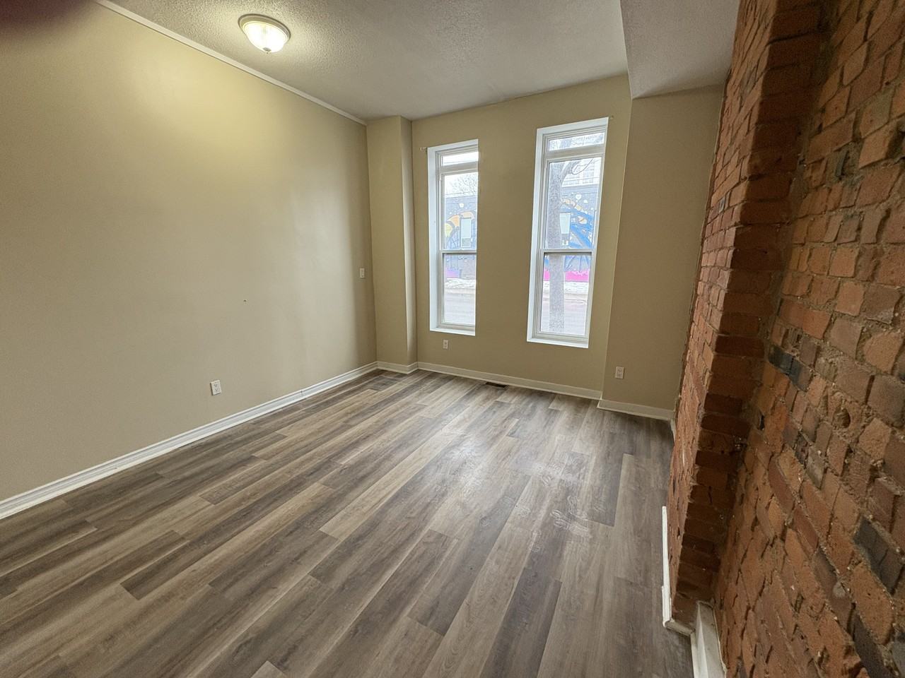 273 King William St #1 - Photo 4 of 7