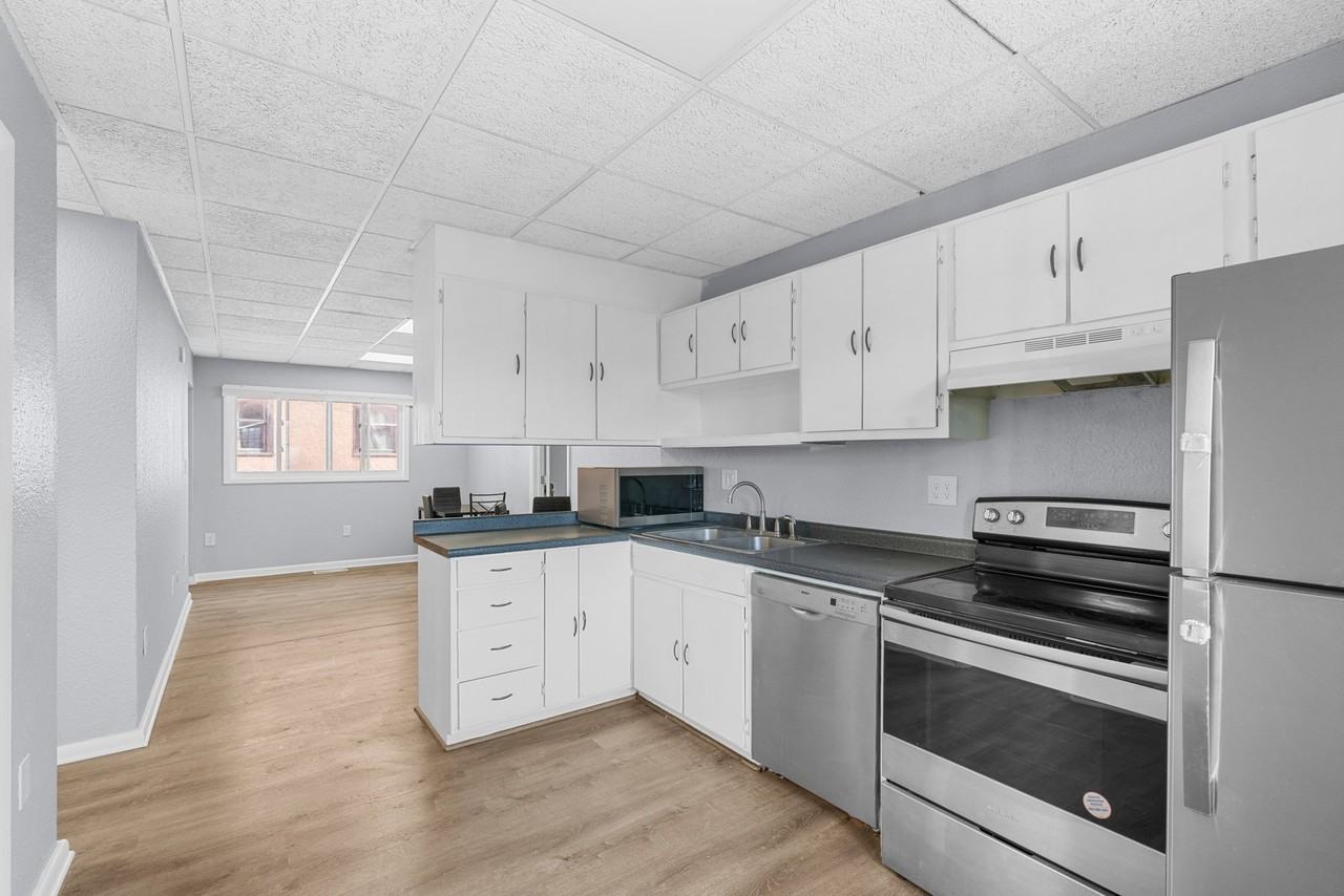 404 N Superior St #3 - Photo 2 of 17