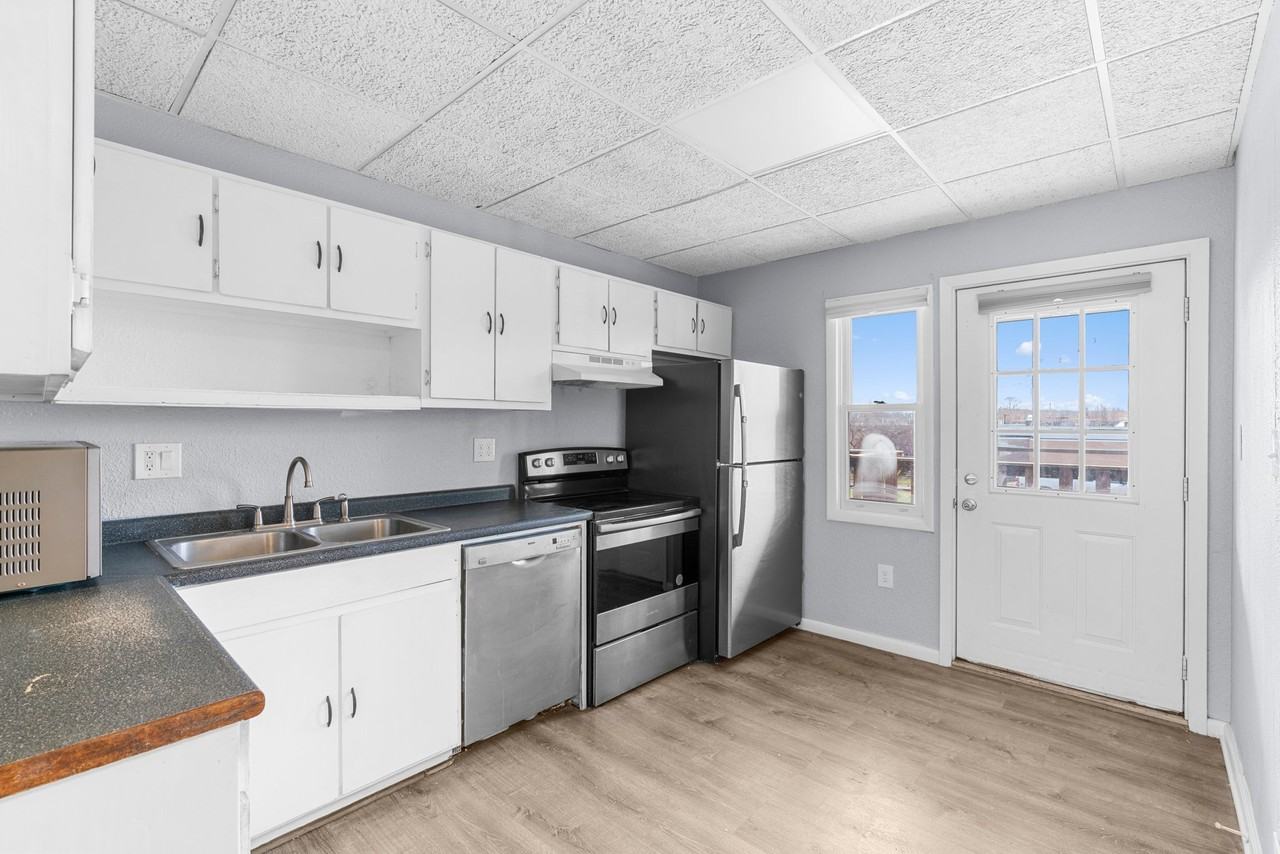 404 N Superior St #3 - Photo 6 of 17