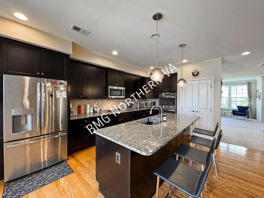 3190 Yeager Dr - Photo 7 of 33
