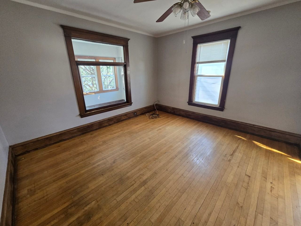 2937 Fremont Ave N - Photo 2 of 9