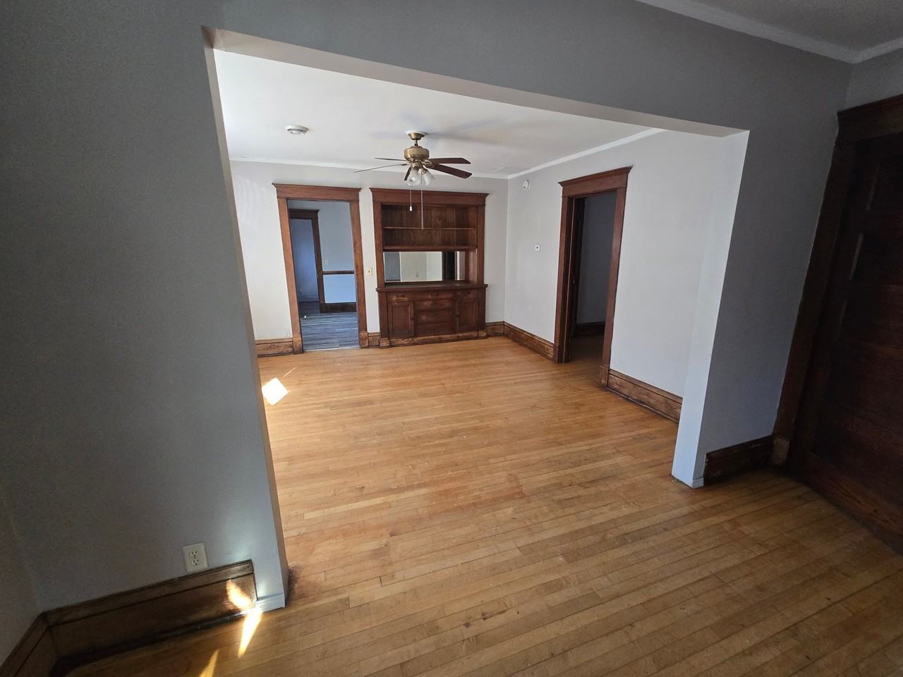 2937 Fremont Ave N - Photo 3 of 9