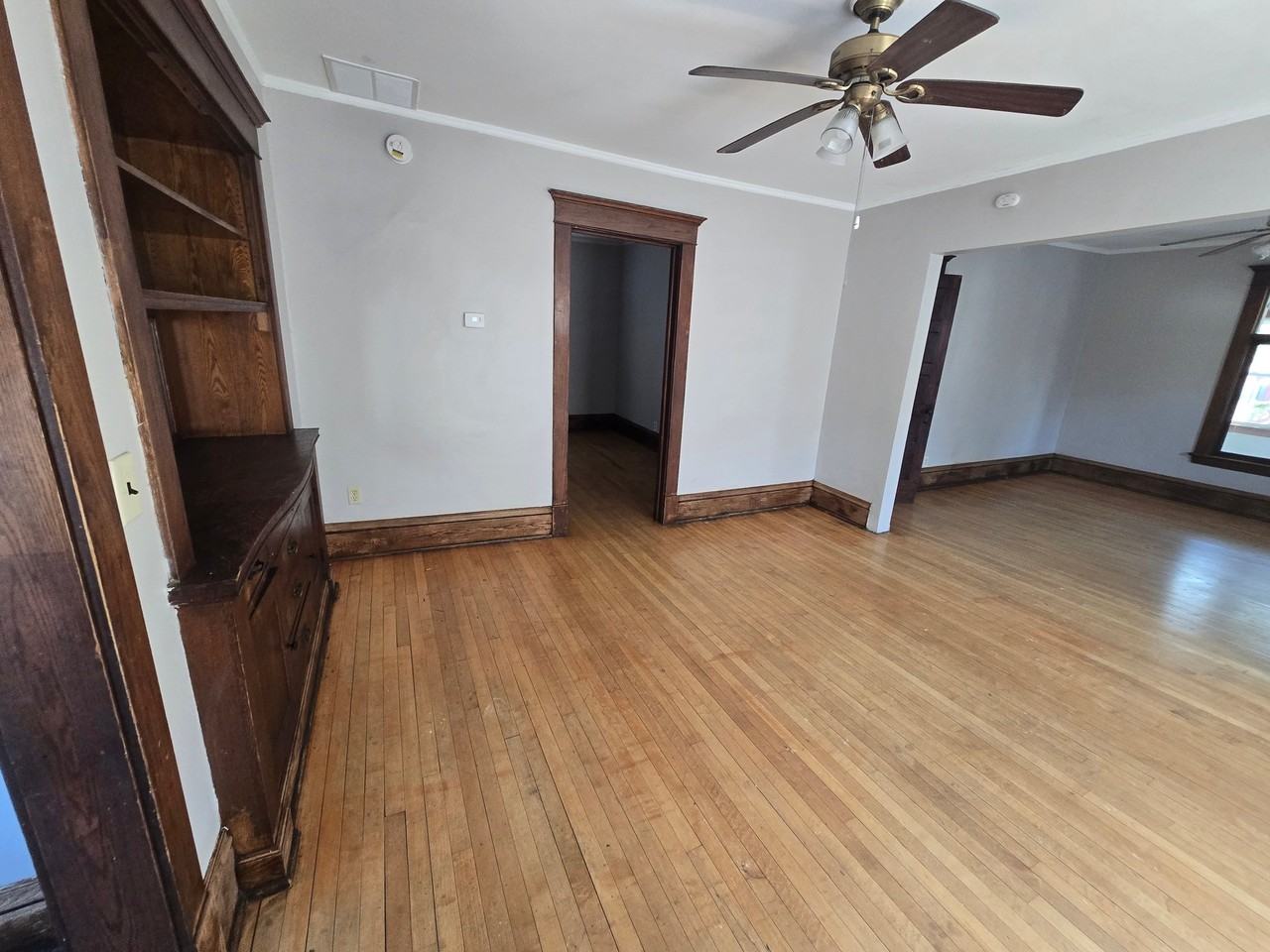 2937 Fremont Ave N - Photo 6 of 9