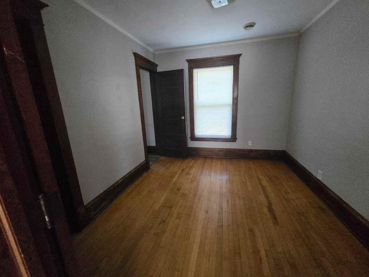 2937 Fremont Ave N - Photo 7 of 9