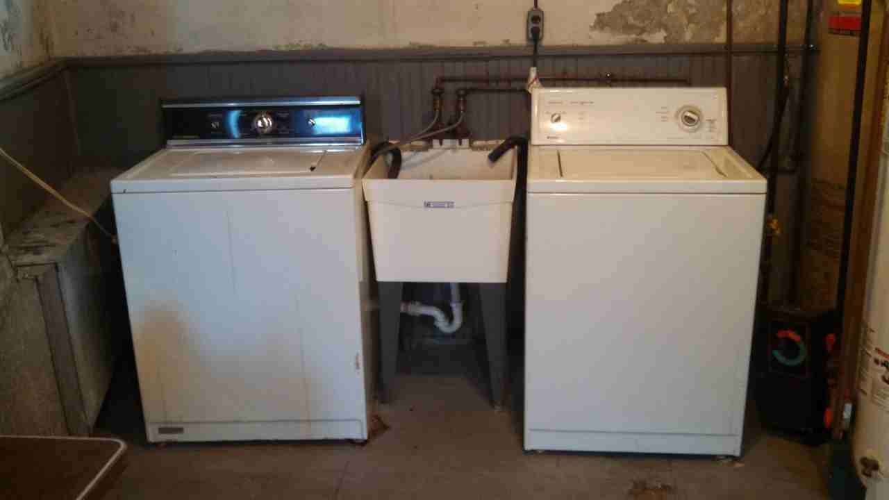 2401 Fairview Ave - Photo 2 of 20