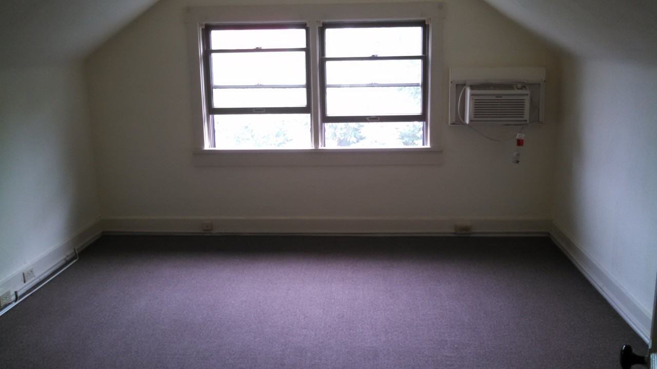 2401 Fairview Ave - Photo 5 of 20