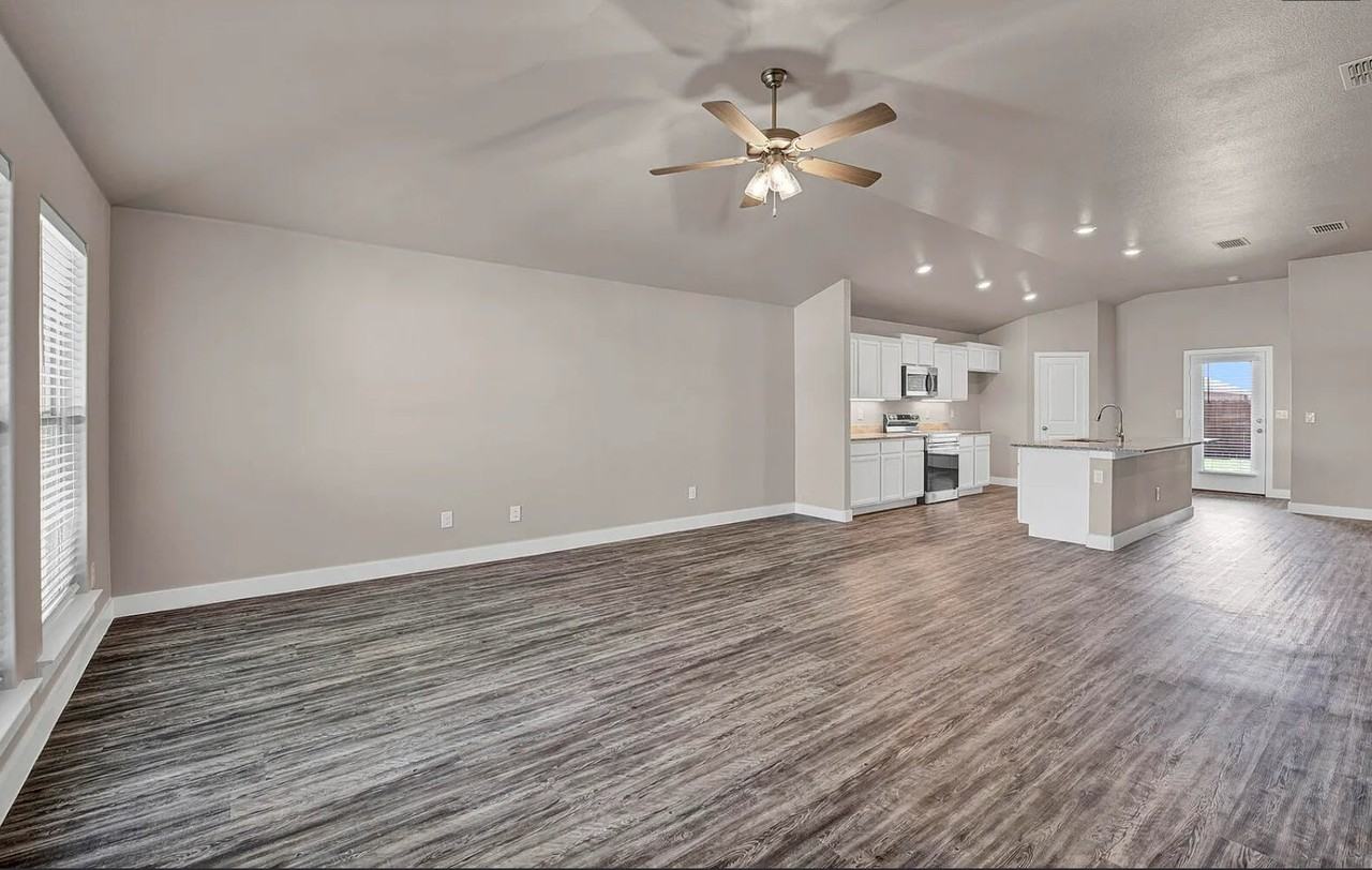 13712 Avenue S - Photo 3 of 20