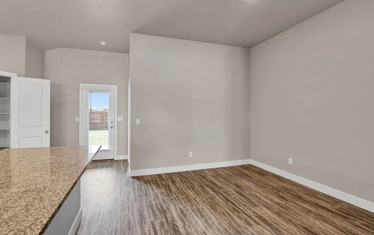 13712 Avenue S - Photo 7 of 20