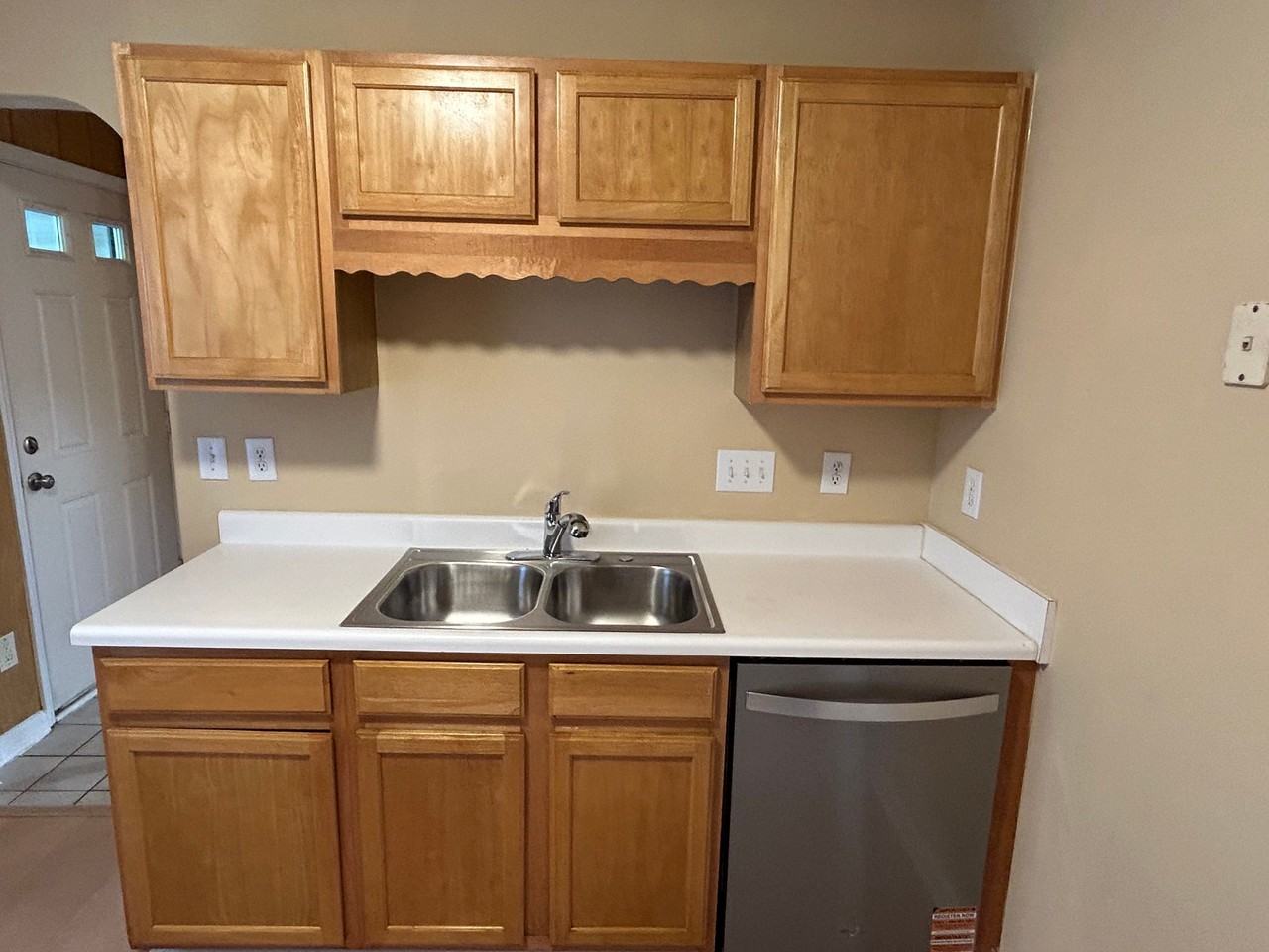 5516 John Mcgraw Ln - Photo 6 of 11