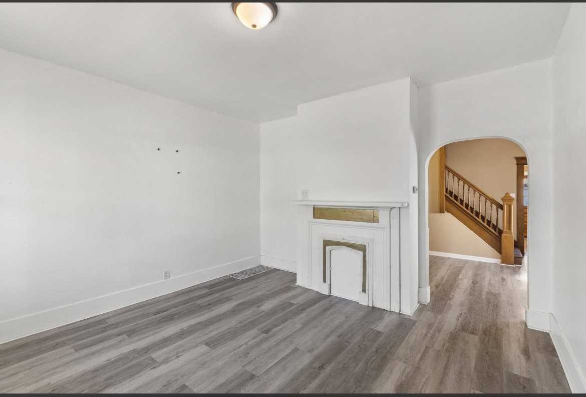 3725 Lincoln Ave - Photo 3 of 9