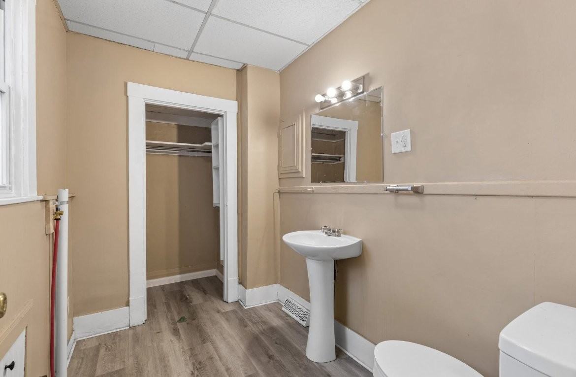 3725 Lincoln Ave - Photo 6 of 9