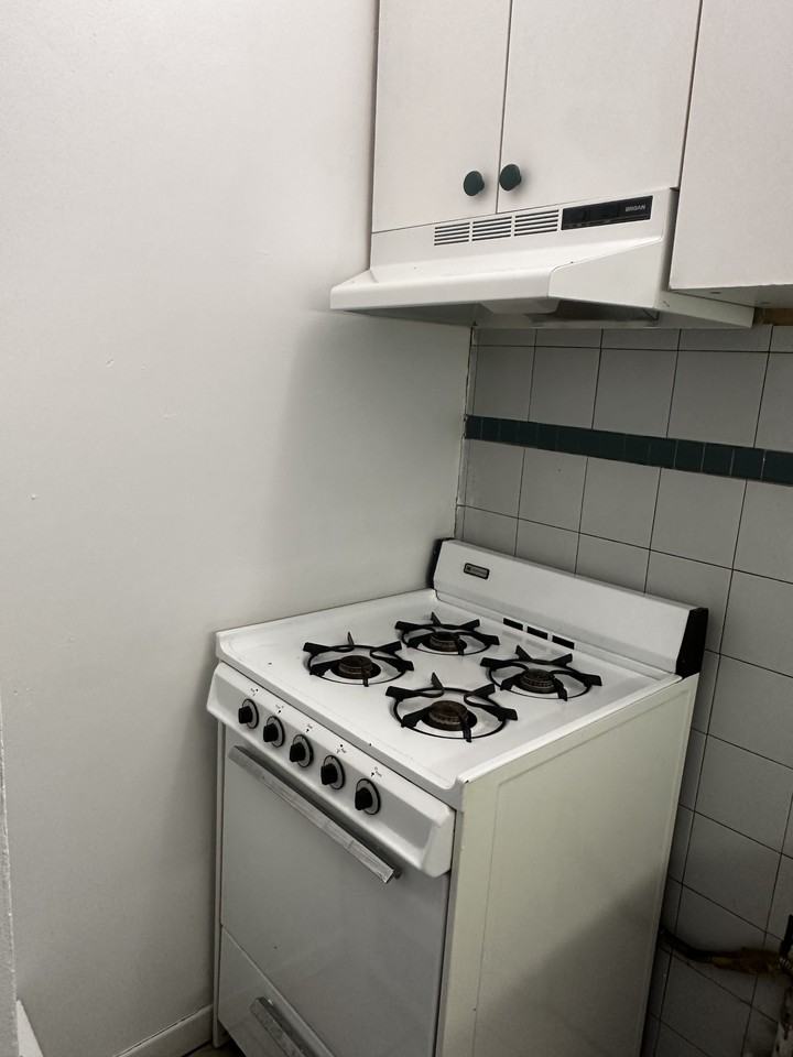 1445 Rue Saint-Marc #2 - Photo 6 of 15