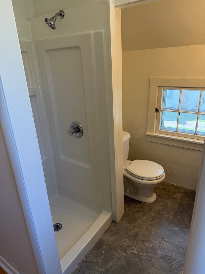 315 N Maple St #2UPSTAIRS - Photo 5 of 11