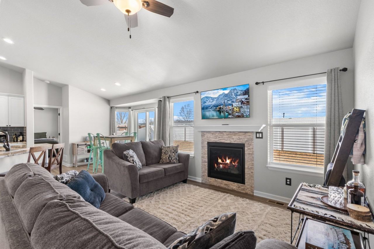 1202 Phipps Ave - Photo 5 of 20