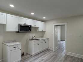 1020 W Market St #2 - Photo 1 of 1