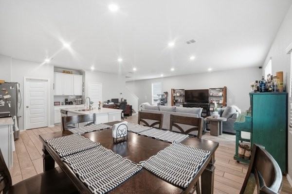 2405 Ayers Dr - Photo 5 of 13