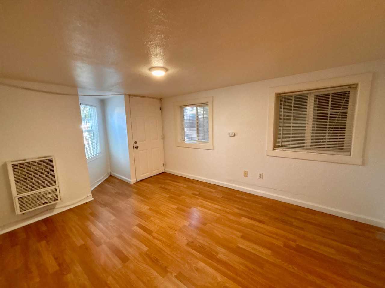 1941 Chestnut St - Photo 5 of 19