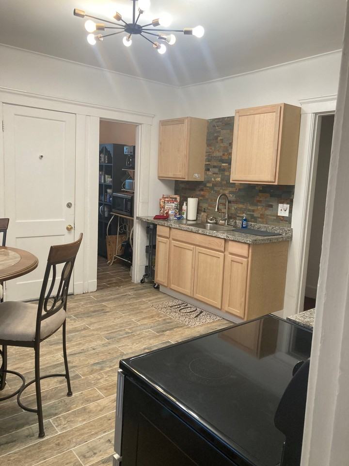 1887 State St - Photo 5 of 13