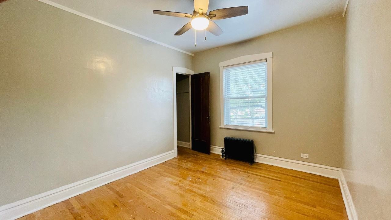 4211 N Linder Ave #1 - Photo 3 of 11