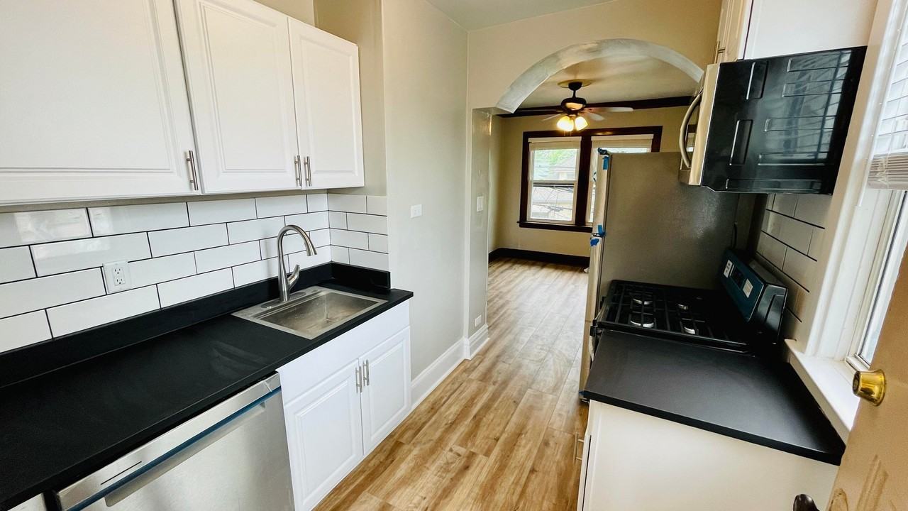 4211 N Linder Ave #1 - Photo 7 of 11